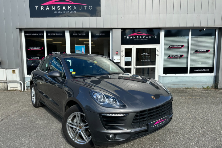 PORSCHE MACAN