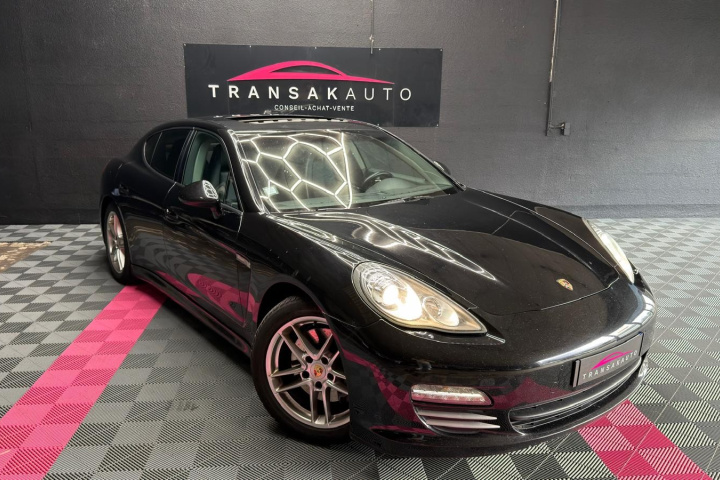 PORSCHE PANAMERA
