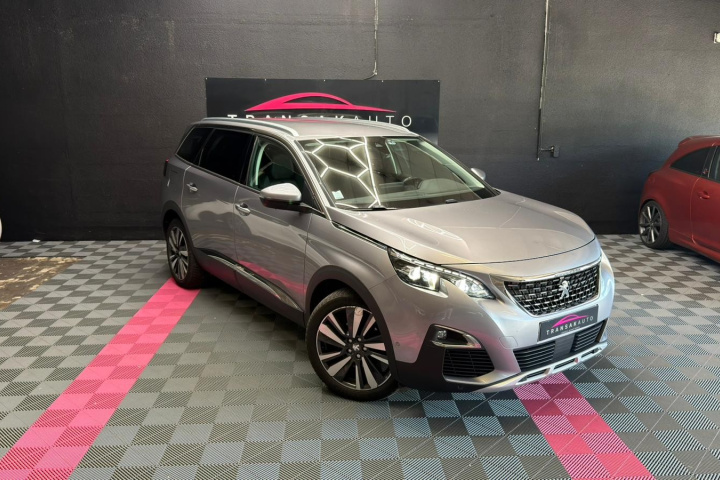 PEUGEOT 5008