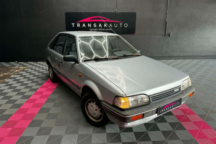 MAZDA 323