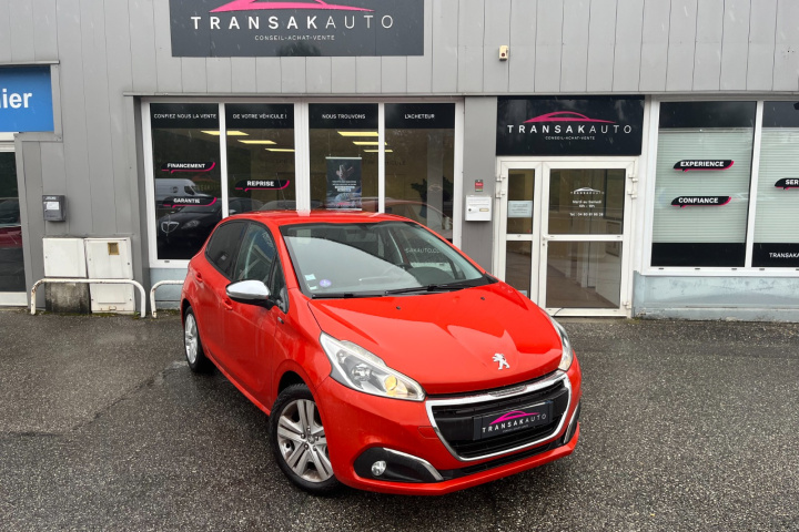 PEUGEOT 208