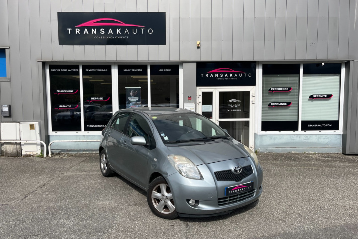 TOYOTA YARIS II