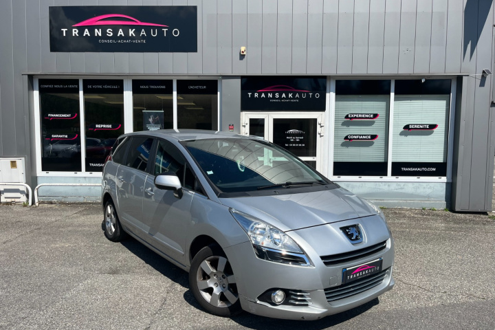 PEUGEOT 5008