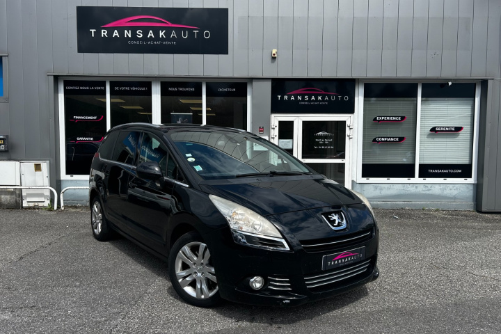 PEUGEOT 5008